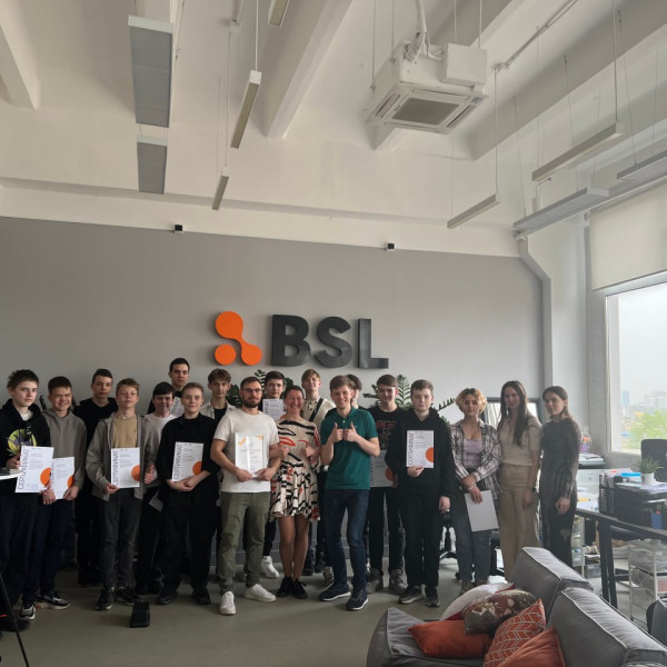 Наши резиденты проходят стажировку в ИТ-компании BSL - КИБЕРшкола программирования для детей, компьютерные курсы для школьников, начинающих и подростков - KIBERone г. Туапсе